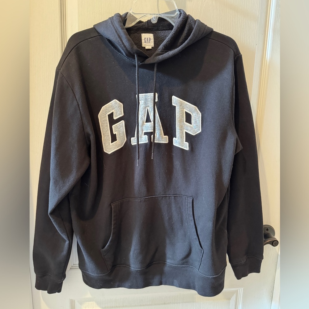 GAP Mens sweatshirt only worn twice in black size medium